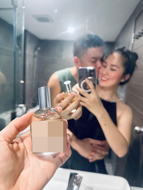 Trung Kiên ôm hôn Lê Phương thắm thiết trong khoảnh khắc đời thường.