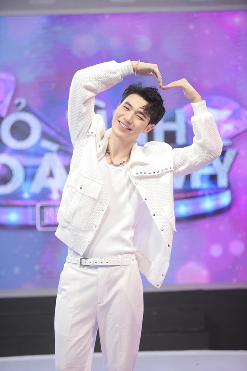 Thành Đạt tham gia một số gameshow như Tỏ tình hoàn mỹ, Tranh tài đoán ý. Ảnh: FBNV.