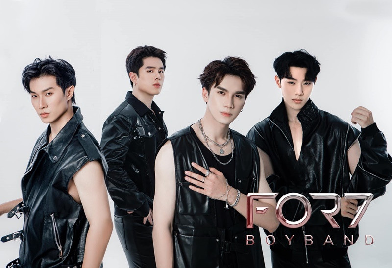 Dương Thành Đạt lấy nghệ danh là Lohan. Anh là trưởng nhóm của nhóm nhạc nam FOR7 ra mắt vào năm 2021. Thành Đạt còn là diễn viên. Anh từng đóng trong MV Đúng cũng thành sai của Mỹ Tâm. Ảnh: FBNV.