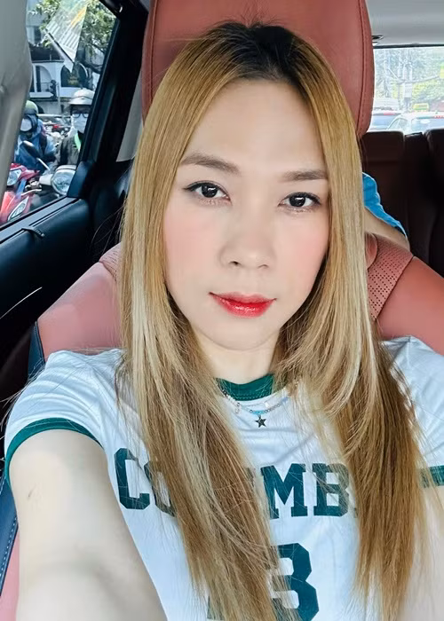 Về bí quyết trẻ lâu, Mỹ Tâm chia sẻ trên Gia Đình và Xã Hội: "Tôi không nghĩ mình lớn, cứ nhỏ hoài thì tự nhiên sẽ nhỏ thôi". Theo "họa mi tóc nâu", mỗi lần trèo lên cân đo sức khỏe, cô đều bật cười vì được nhận xét mới 15 tuổi sinh học.