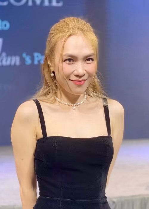 Nữ giám khảo Vietnam Idol 2023 được khen tươi trẻ ở tuổi 42.