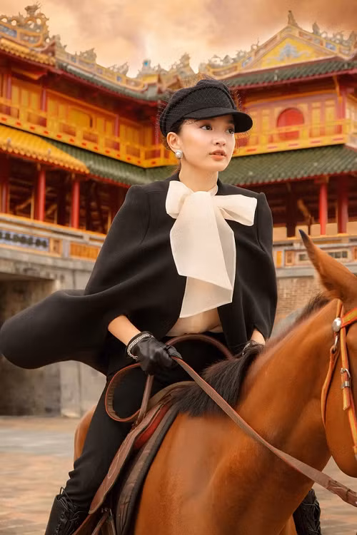 Trong Tiệc trăng máu và Gái già lắm chiêu V, Kaity Nguyễn được khen diễn xuất ngày càng chắc tay. Ảnh: VTV.