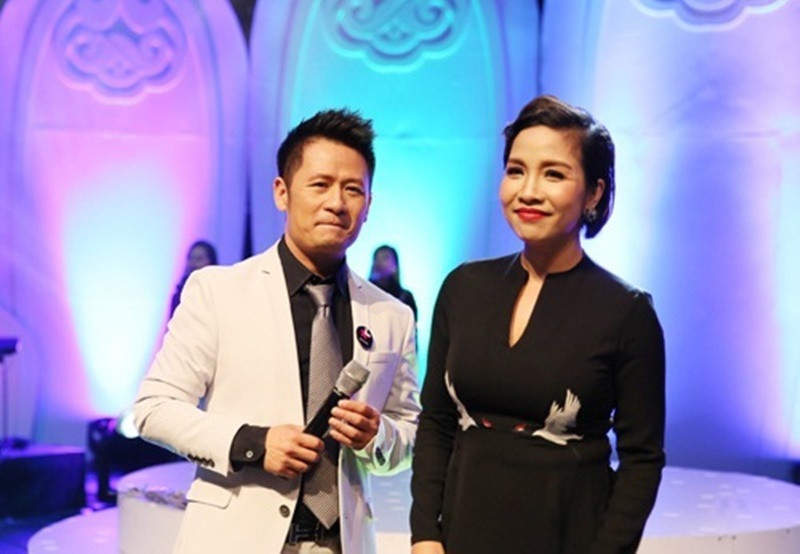 Trên Arttimes, Bằng Kiều chia sẻ về mối quan hệ với Mỹ Linh: “Mỹ Linh với tôi gặp nhau thường xuyên và thỉnh thoảng hát cùng nhau tại các show ca nhạc ở khắp nơi từ Việt Nam tới Mỹ nên tôi có cảm giác rất quen thuộc và thoải mái khi cả hai làm việc cùng nhau”. Ảnh: Vietnamnet.
