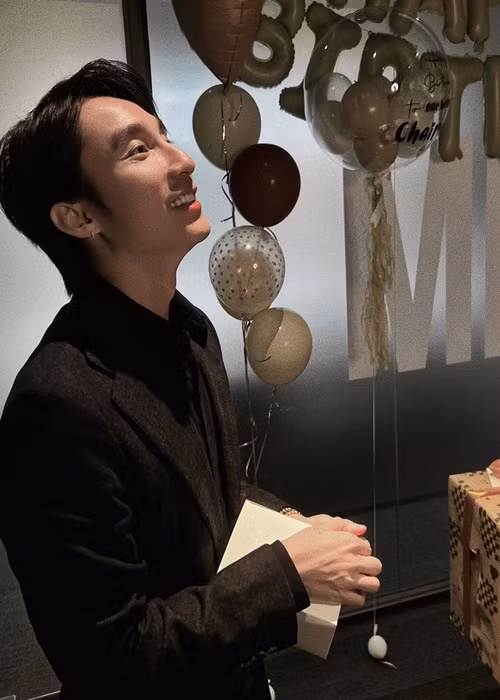 Những năm qua, Sơn Tùng M-TP thường được các nhân viên trong công ty tổ chức sinh nhật. Ảnh: FBNV.