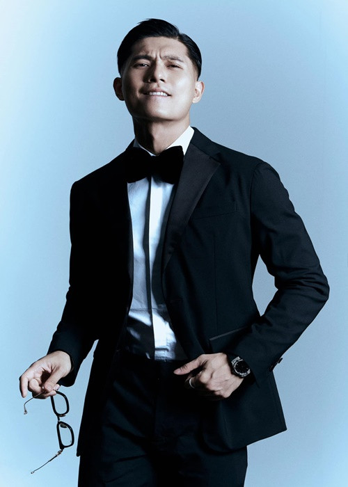 Nam người mẫu tỏ ra ngày càng chững chạc. Lệ Quyên từng cho biết Lâm Bảo Châu được bạn bè đặt biệt danh là "ông cụ non" bởi tính cách và suy nghĩ trưởng thành hơn so với tuổi.