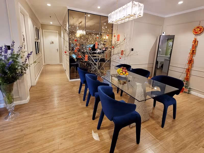 Căn hộ sang trọng của "Shark Long".