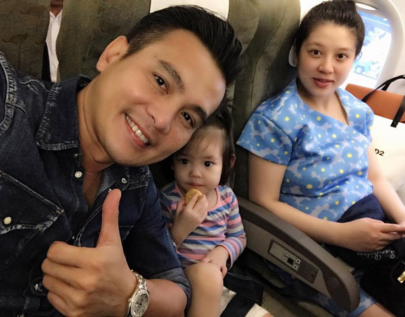 Khánh Ngọc là người giúp Lâm Hùng từ bỏ các tật xấu như hút thuốc, rượu bia. Ảnh: Dân Việt.