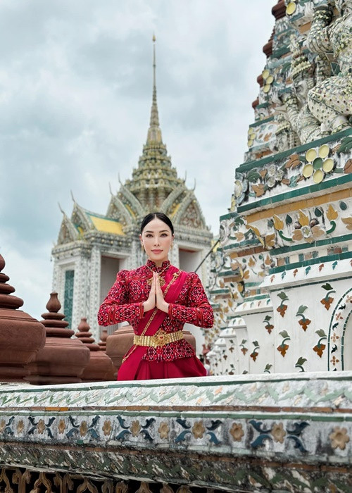 Mặc ồn ào, Quỳnh Thư tiếp tục khoe cuộc sống xa hoa. Ảnh: FBNV.