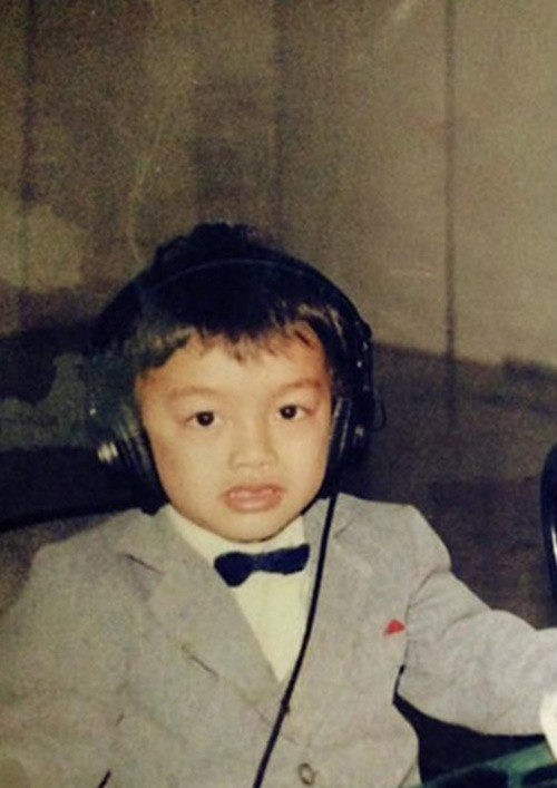 Khi còn nhỏ, diễn viên nhí Hà Duy tham gia lồng tiếng cho phim. Trong ảnh là Hà Duy lồng tiếng cho bộ phim Osin. Ảnh: FBNV.