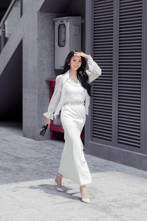 Em gái của Đào Thị Hà chuộng phong cách trẻ trung, năng động.