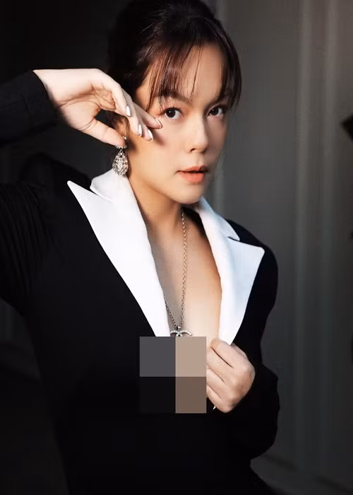 Phạm Quỳnh Anh từng tiết lộ, trong một bữa tiệc, bạn trai mới và chồng cũ của cô có cơ hội gặp nhau. “Cả hai đã biết nhau, cảm thấy không có trở ngại trong cảm xúc”, cô tiết lộ. Ảnh: FBNV.