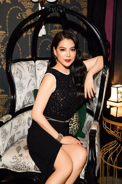 Theo Vietnamnet, Trương Ngọc Ánh liên tục chuyển đổi mô hình kinh doanh 3 - 5 năm/lần, từ công ty quảng cáo sự kiện, hãng phim, bất động sản đến chuỗi nhà hàng ẩm thực Italy, Hoa, công ty nhập khẩu bột mì, công ty sản xuất phim. Ảnh: FBNV.