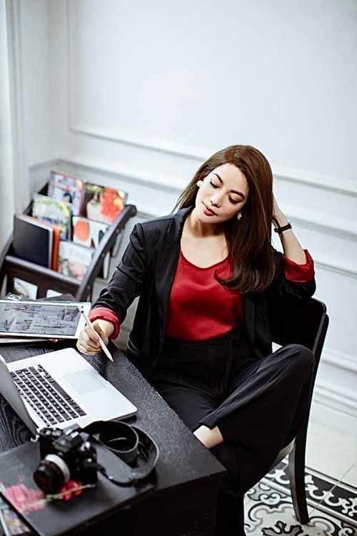 Tháng 2/2022, Trương Ngọc Ánh làm CEO một công ty giải trí lớn. Cô chia sẻ: "Tôi đã quy tất cả về một. Các doanh nghiệp tôi điều hành sẽ trở thành công ty vệ tinh cho các dự án tôi phụ trách ở vị trí mới". Ảnh: FBNV.