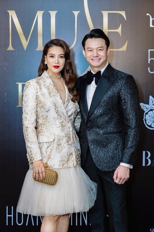 Trương Ngọc Ánh hiện tại còn có mối tình đẹp với Anh Dũng. Cả hai vướng nghi vấn hẹn hò từ năm 2019. Đến năm 2021, Trương Ngọc Ánh và bạn trai kém 14 tuổi mới công khai mối quan hệ tình cảm. Ảnh: FBNV.