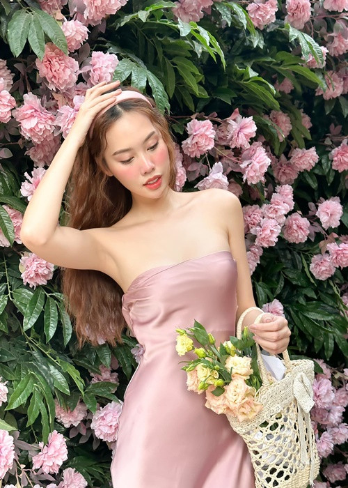 Ở đời thường, Tâm Như chuộng trang phục gợi cảm.