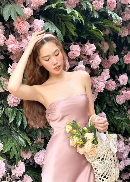 Ở đời thường, Tâm Như chuộng trang phục gợi cảm.