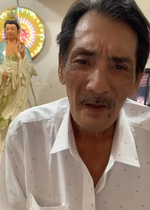 Nam diễn viên khẳng định, ông nhận được tổng cộng 130 triệu đồng chứ không phải 800 triệu đồng. Ngoài ra, Thương Tín tố Trịnh Kim Chi nói sẽ đóng cho công ty bảo hiểm nhưng sau đó âm thầm gửi ngân hàng lấy lãi. Bên cạnh đó, Thương Tín còn cho rằng Trịnh Kim Chi tự ý kêu gọi quyên góp. Ảnh: Vietnamnet.