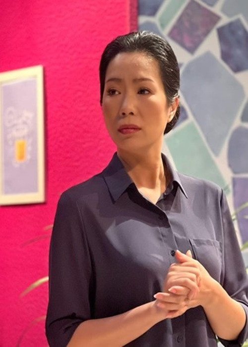 Trịnh Kim Chi nhấn mạnh, cô từng trao đổi với vợ Thương Tín trước khi kêu gọi quyên góp từ thiện và trao đổi với hai vợ chồng về việc mua bảo hiểm cho con gái Thương Tín. Giữa lùm xùm, Trịnh Kim Chi còn đăng tải lại toàn bộ các bài viết trong đợt kêu gọi ủng hộ diễn viên Thương Tín hồi tháng 2/2021. Ảnh: FBNV.