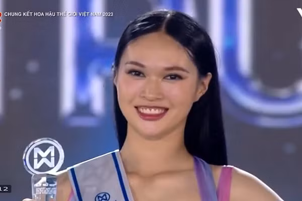 Huynh Tran Y Nhi dang quang Hoa hau The gioi Viet Nam 2023-Hinh-14