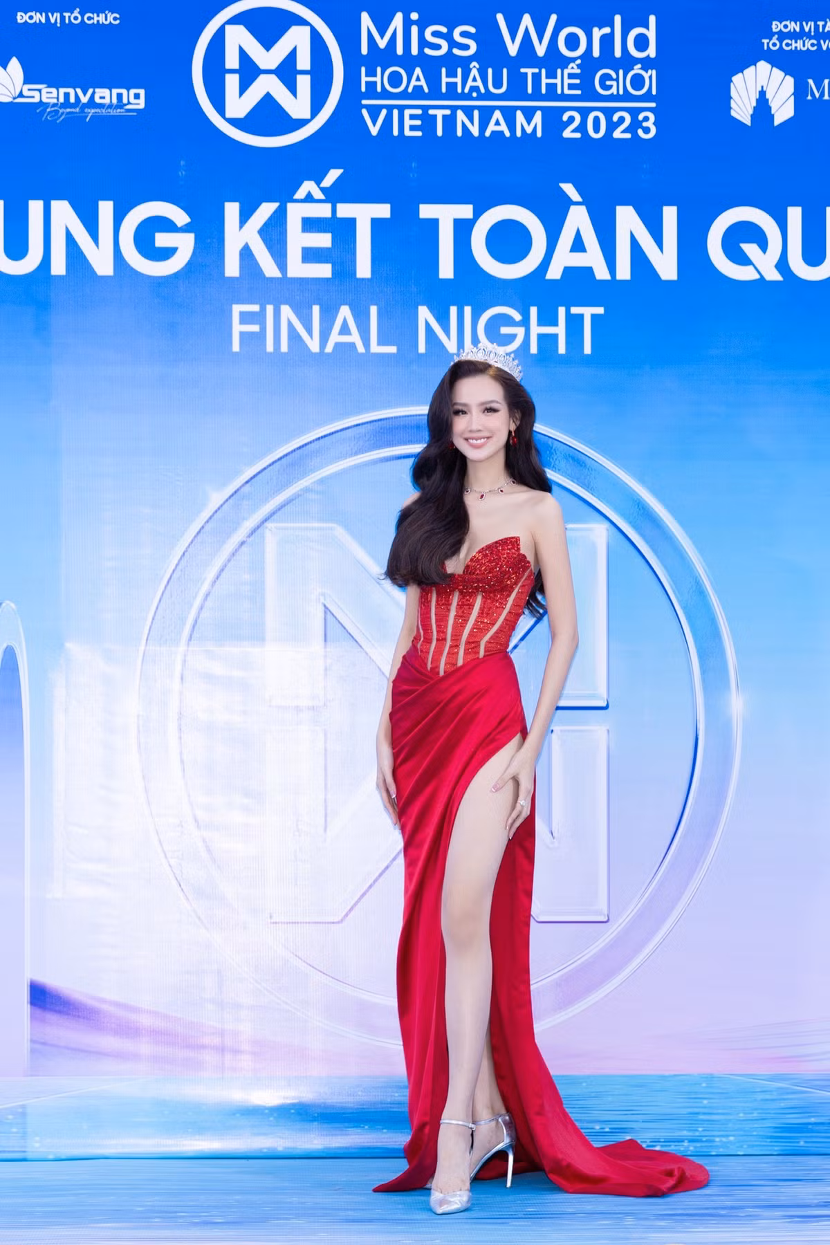 Huynh Tran Y Nhi dang quang Hoa hau The gioi Viet Nam 2023-Hinh-26