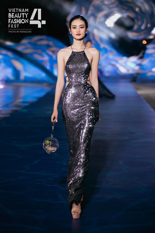 Do làm người mẫu, tân hoa hậu có kinh nghiệm catwalk. Ý Nhi giành giải Người đẹp thời trang ở Hoa hậu Thế giới Việt Nam 2023. Ảnh: FBNV.