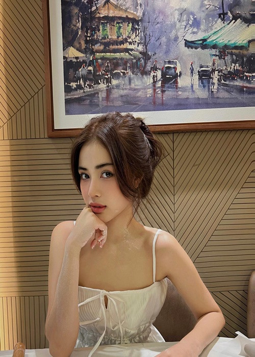 Ồn ào của Khánh Linh ở Miss World Vietnam 2022 lắng xuống sau khi người đẹp lên tiếng. Ảnh: Instagram.