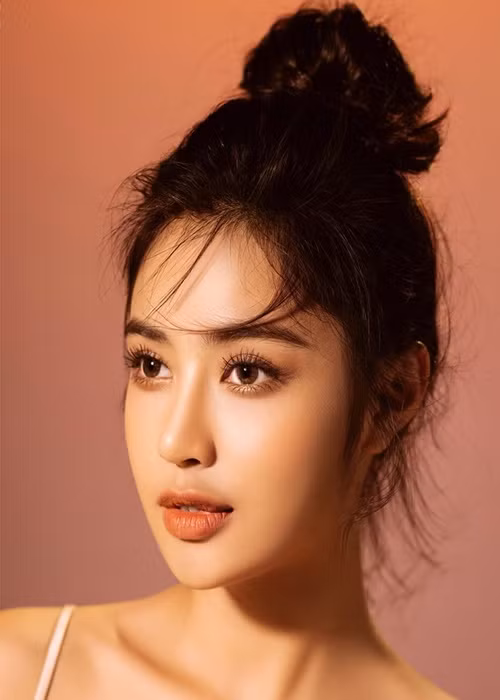 Chia sẻ với Zing, Khánh Linh khẳng định, cô chưa từng đánh bạn học hay tỏ thái độ với giáo viên. Ảnh: Instagram.