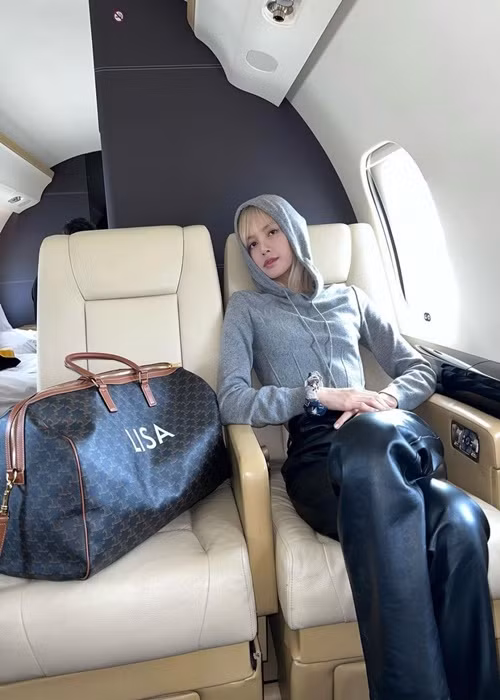 Lisa sở hữu khối tài sản lên đến 14 triệu USD. Cô sống trong biệt thự hơn 135 tỷ đồng. Ảnh: VOV.