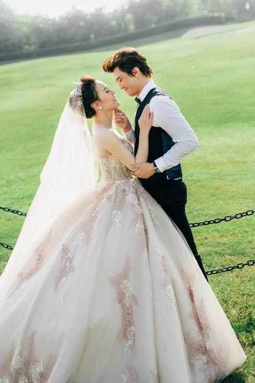 Nữ diễn viên và Hà Việt Dũng đóng chung phim Ngược chiều nước mắt. Ảnh: Yan.