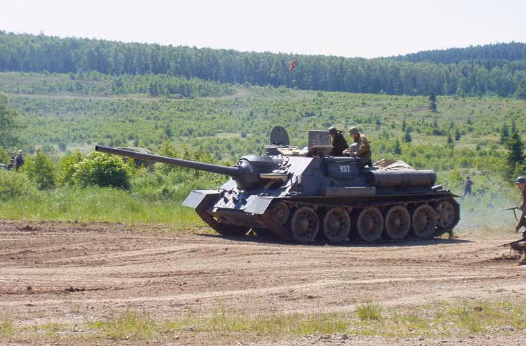 Pháo tự hành chống tăng (tiếng Anh: Tank Destroyer) được thiết kế để chống lại các phương tiện cơ giới bọc thép của đối phương, đặc biệt là xe tăng khác. Giống các loại xe tăng, pháo tự hành chống tăng gồm một khẩu pháo đặt trên một thân xe tăng và có hệ thống tháp pháo. Quân đội Triều Tiên được ghi nhận có trong biên chế khoảng 10 loại với phần lớn do nước này tự sản xuất.