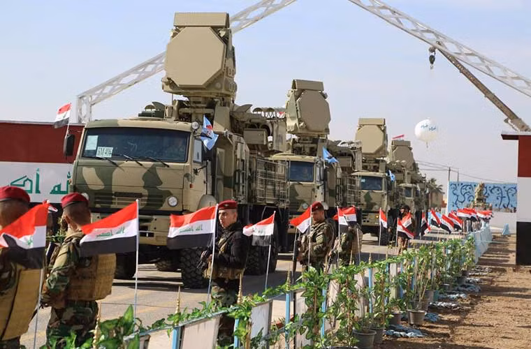 Trong lĩnh vực phòng không, gần đây nhất chính quyền Iraq đã ký mua 42-50 tổ hợp pháo - tên lửa phòng không Pantsir-S1 tối tân do Nga sản xuất. Loại vũ khí đem lại khả năng phòng thủ tuyệt vời cho bất kỳ lực lượng phòng không nào trên thế giới, nó có khả năng tiêu diệt hầu như mọi mục tiêu trên không ở tầm xa đến 20km, độ cao 15km.