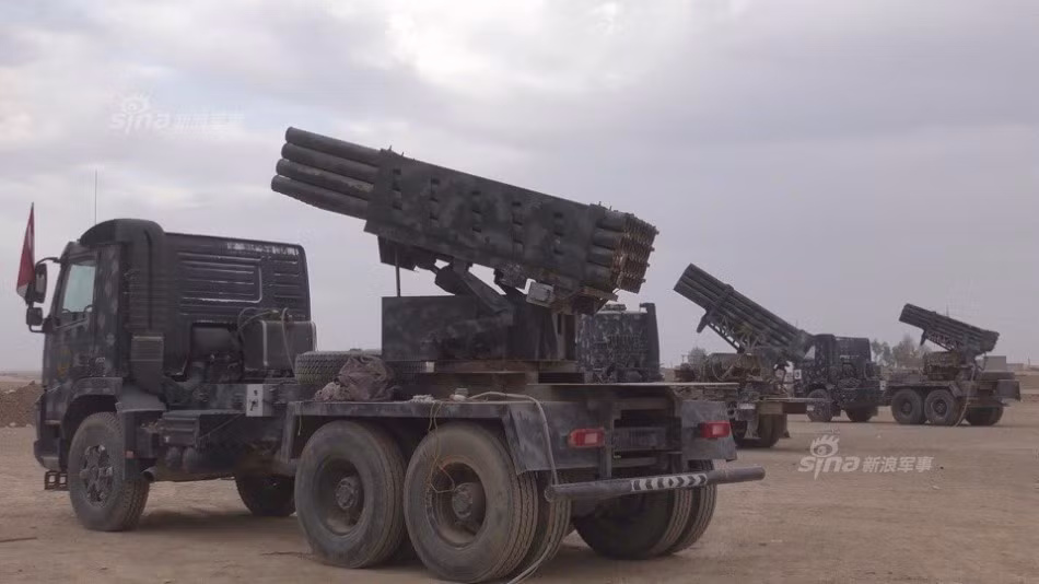 Trận địa pháo phản lực Grad bố trí bên ngoài Mosul.