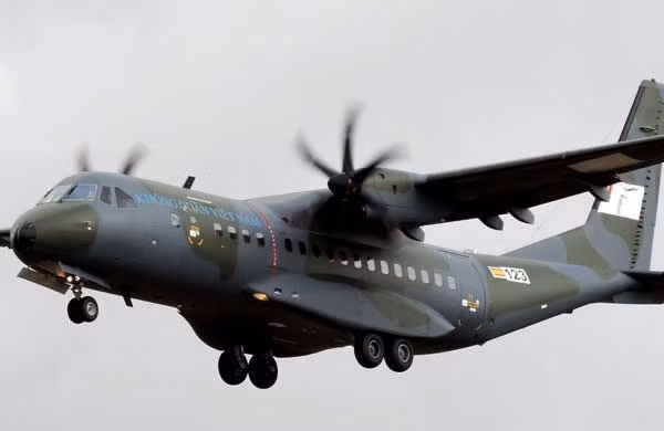 C-295 được trang bị 2 động cơ tuốc bin cánh quạt PW127G cho tốc độ cực đại 576km/h, tầm bay vượt trội An-26 lên tới 5.400km (nếu không mang hàng hóa), trần bay 9.100m.