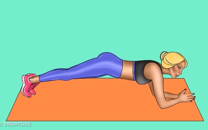 Plank hông 20 lần: Đây là bài tập phù hợp cho người mới bắt đầu. Bạn chống tay vuông góc với sàn nhà, sau đó từ từ đưa hông lên cao và đưa trở lại ban đầu.