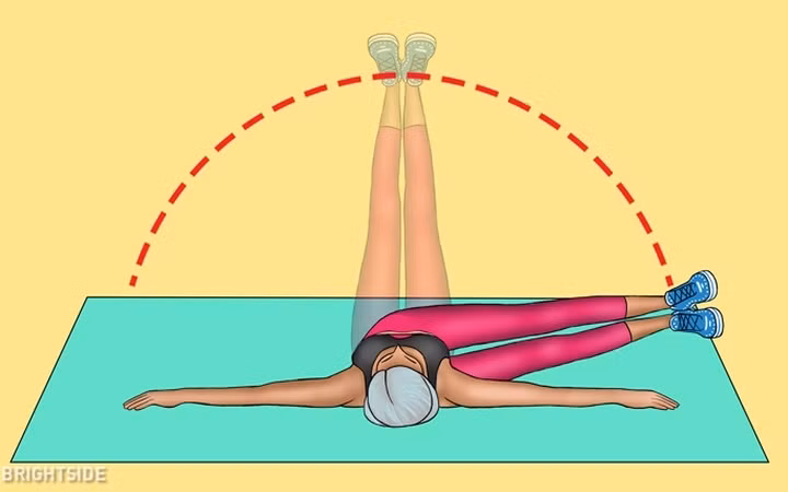 Và tiếp tục xoay hông về phía bên kia. Hãy tưởng tượng động tác đưa chân của bạn giống như hoạt động của cần gạt nước của ô tô.