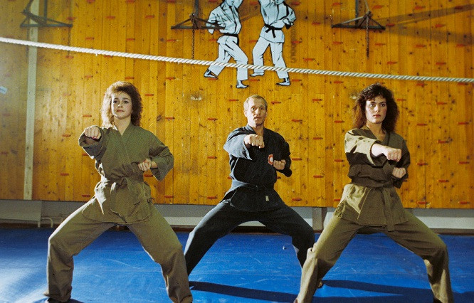 Hoa hậu Mayorova thân thiện, cởi mở và luôn nở nụ cười khi trả lời phỏng vấn. Bà cho biết thời điểm đăng quang hoa hậu, bản thân chưa kết hôn.