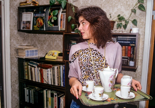 Mayorova chia sẻ rất thích nhóm nhạc The Beatles. Công việc của bà là một thư ký nhưng được phép mang theo vũ khí cỡ nhỏ.