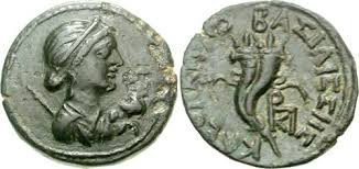 Theo một số chuyên gia, vào thời cổ đại, người Ai Cập có thể có quan niệm về cái đẹp khác xa với ngày nay. Trong mắt người dân thời ấy, dung mạo của Nữ hoàng Cleopatra như trên được coi là đẹp.