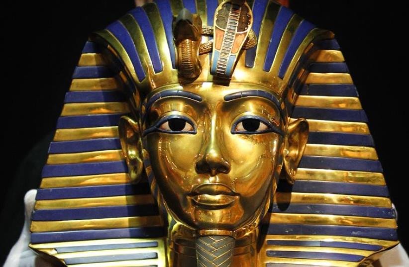 Khi nhà vua Ai Cập thời cổ đại qua đời, tang lễ của họ thường được tổ chức long trọng với nhiều nghi thức phức tạp dành cho bậc đế vương.