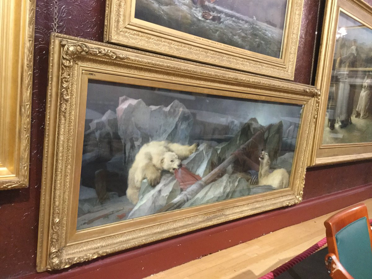 Hiện bức tranh của họa sĩ Edwin được treo trong bảo tàng Royal Holloway College thuộc Đại học London.