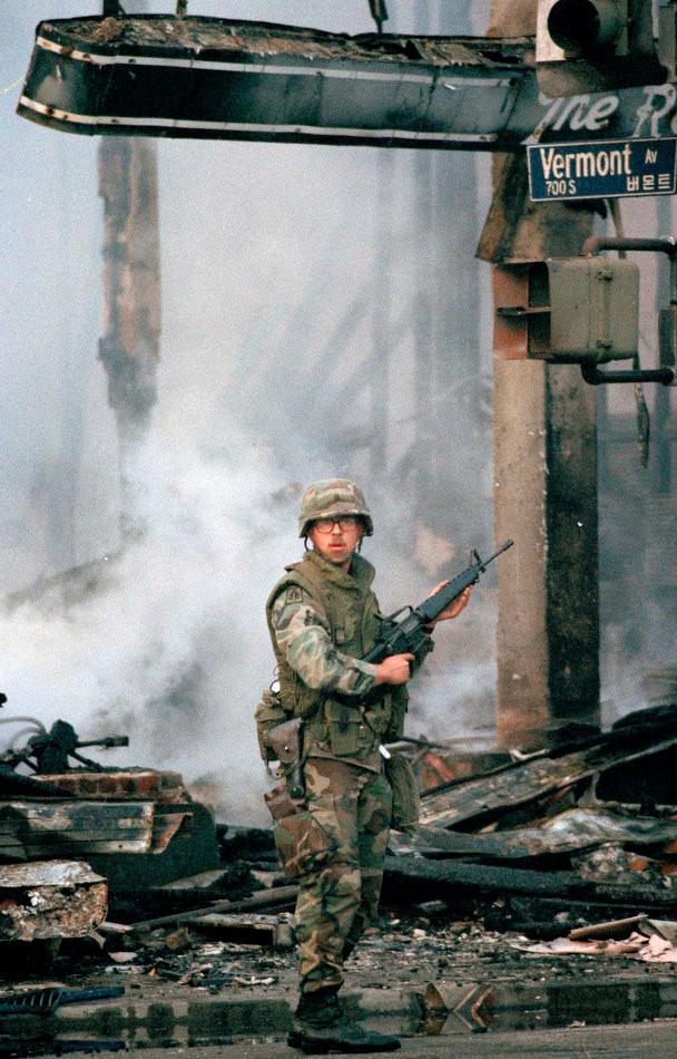 Trong vòng 24 giờ sau đó, số lượng binh sĩ Mỹ được triển khai tới Los Angeles lên tới 13.500 người.