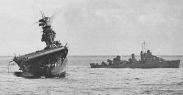 Cụ thể, Midway nằm cách bờ biển San Francisco, Mỹ 5.200 km và cách Tokyo, Nhật Bản 4.100 km.