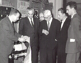 Liên Xô cũng trở thành một siêu cường mạnh trên thế giới và đối đầu với Mỹ trong giai đoạn hậu Thế chiến 2. Mời độc giả xem video: Hitler còn sống sau Thế chiến 2. Nguồn: VTC14.