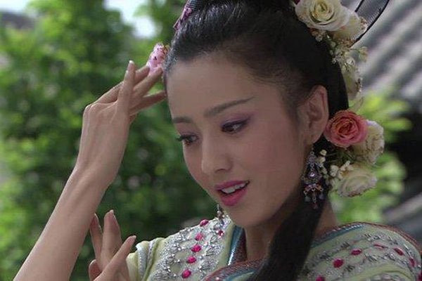 Dù biết những chuyện rùng rợn mà Triệu Phi Yến gây ra nhưng Hán Thành Đế không trừng trị bà hoàng độc ác này.