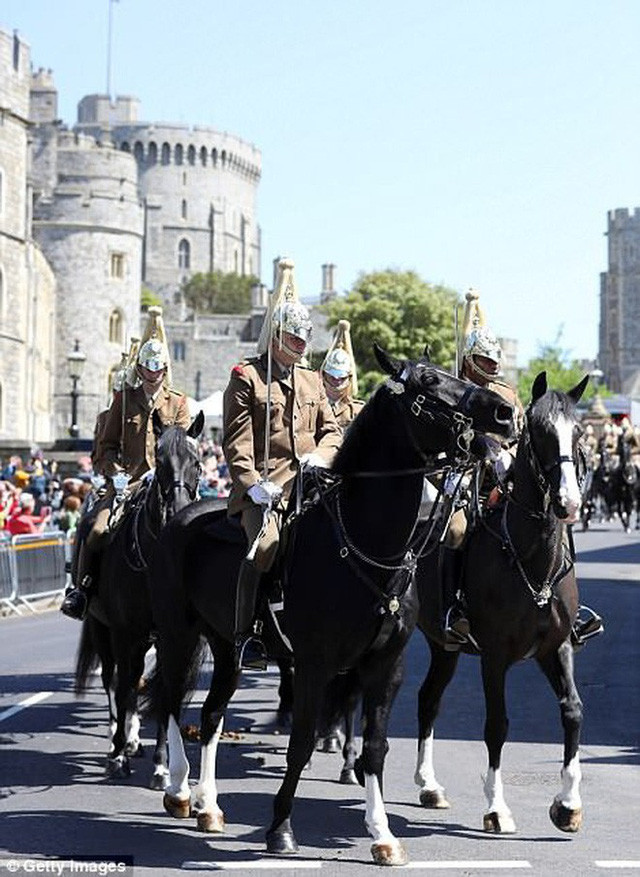 Trung đoàn Household Cavalry tham gia một số chiến dịch ở Afghanistan và Iraq. Đây là một trong những trung đoàn của Anh được triển khai nhiều nhất.