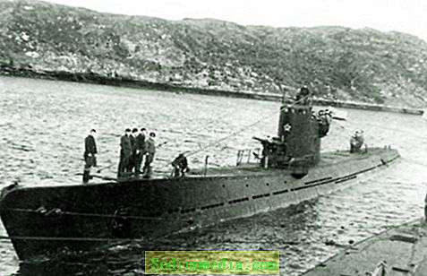 Một trong những chiếc tàu ngầm lớp S mang biệt danh Stalinets trở thành huyền thoại của Liên Xô. Vào ngày 30/1/1945, tàu ngầm S-13 bắn 3 quả ngư lôi đánh chìm tàu Wilhelm Gustloff của Đức quốc xã ở ngoài khơi Ba Lan.