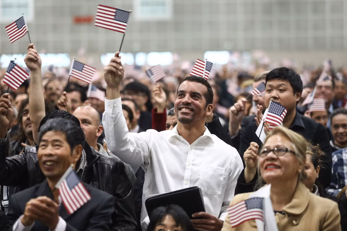 Chính vì vậy, nhà chức trách đã có giải pháp để xóa bỏ tình trạng phân biệt chủng tộc. Điển hình là sau khi cuộc nội chiến (từ năm 1861 - 1865) kết thúc, Quốc hội Mỹ thông qua Tu chính án thứ 13, chính thức bãi bỏ chế độ nô lệ.