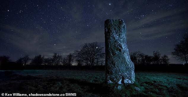 Chính vì vậy, các vị vua không kết hôn với người ngoài để không làm "ô uế" dòng máu hoàng gia.