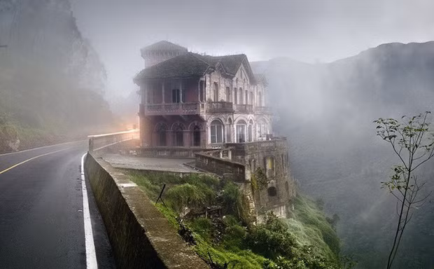 Rùng rợn hơn, một số người tìm đến khách sạn Salto rồi gieo mình xuống sông Bogota tự sát.