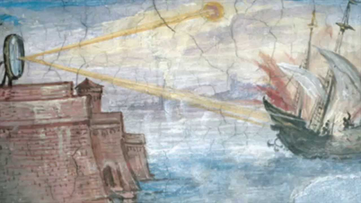 Hiệu quả sử dụng của vũ khí này được chứng minh khi những tấm gương lớn bằng kim loại đánh bóng tập trung tia sáng mặt trời vào các tàu địch khiến chúng bốc cháy.